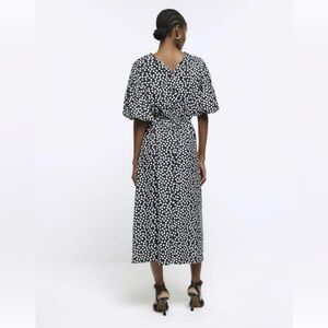 COPY - Selling a beautiful River Island dress